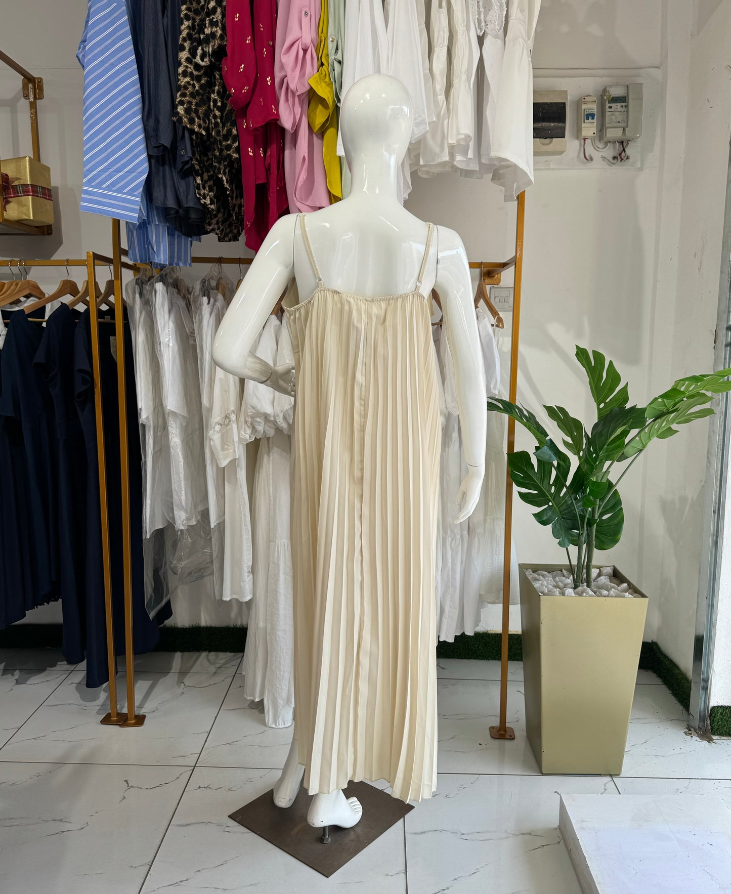 Cream Strapless Sleeve Pleated Maternity Midi Dress