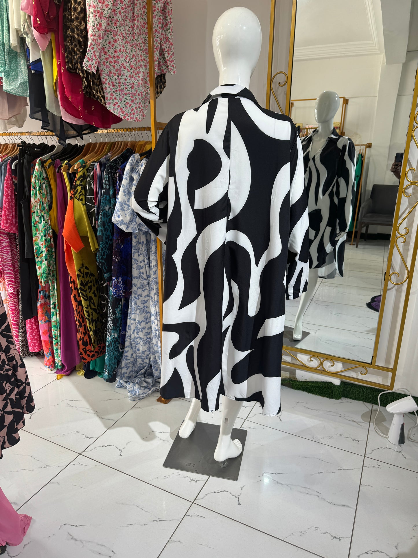 Black and White Abstract Print Maternity/Nursing Shirt Dress